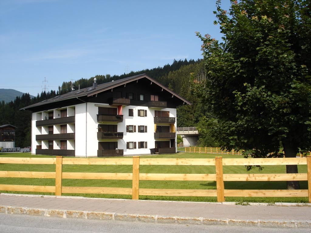 Welcome-Bienvenue-Добро Пожаловать Flachau Bilik gambar