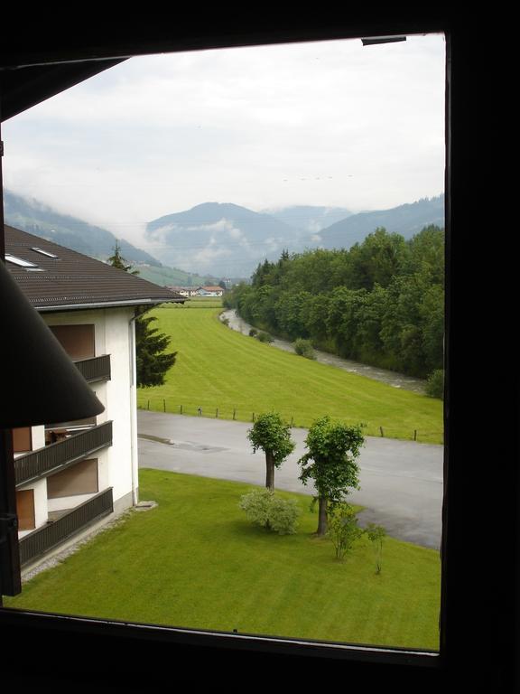 Welcome-Bienvenue-Добро Пожаловать Flachau Bilik gambar